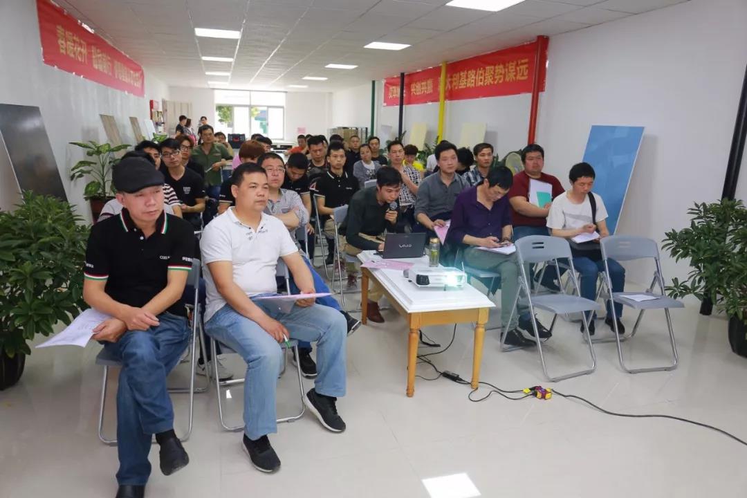 意大利(Cieloblu)基路伯“摩登米兰”艺术学院3月5日开课了(图2) 意大利(Cieloblu)基路伯“摩登米兰”艺术学院3月5日开课了(图2)
